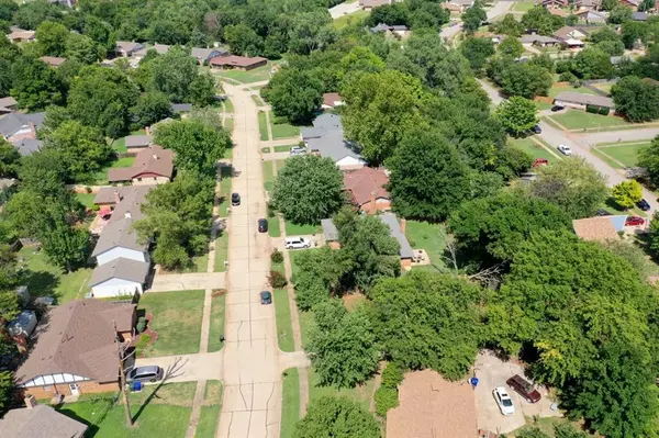 1823 Rolling Stone DR, Norman, OK 73071