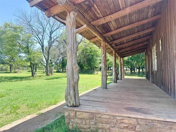 20442 Old Barn RD, Tecumseh, OK 74873