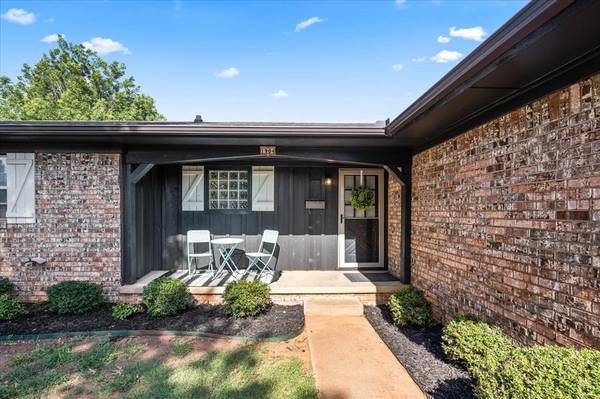 1904 S 21st ST, Chickasha, OK 73018