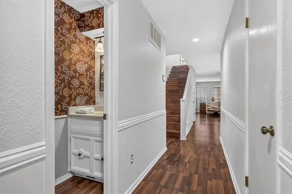 7811 Old Hickory LN, Oklahoma City, OK 73116