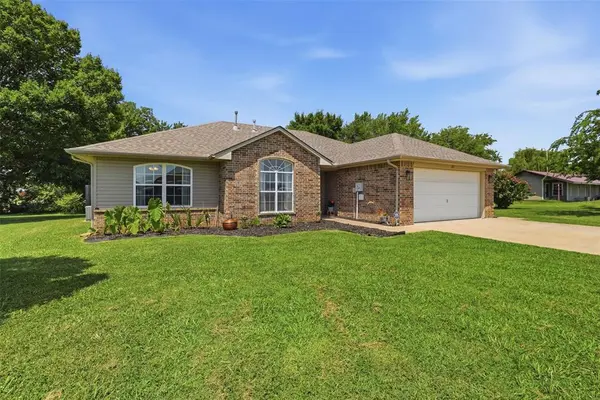 208 S 9th AVE, Stroud, OK 74079