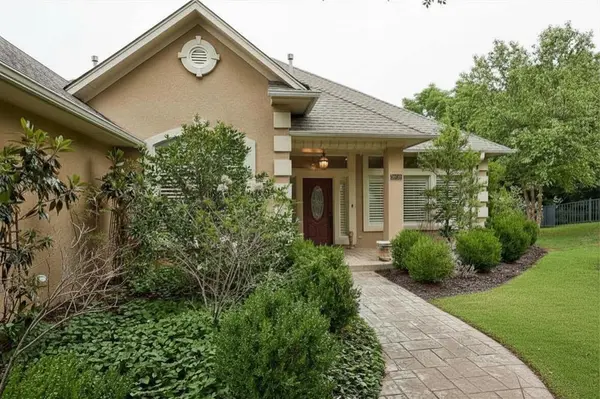 3809 Woodshadow RD, Edmond, OK 73003