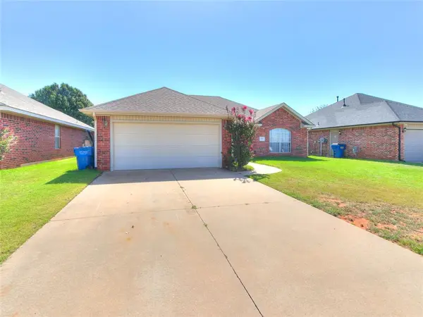 404 S Castle Ridge LN, Mustang, OK 73064