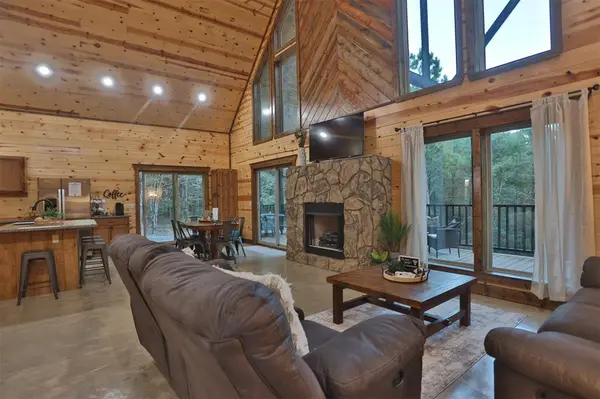 108 Bear Elm TRL, Broken Bow, OK 74728