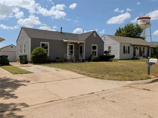 422 S 9th ST, Yukon, OK 73099