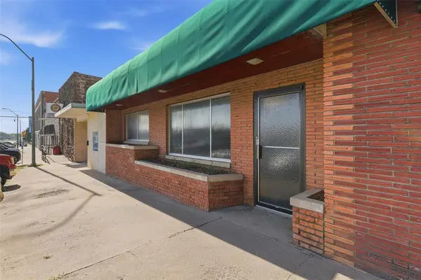 720 Delaware ST, Perry, OK 73077