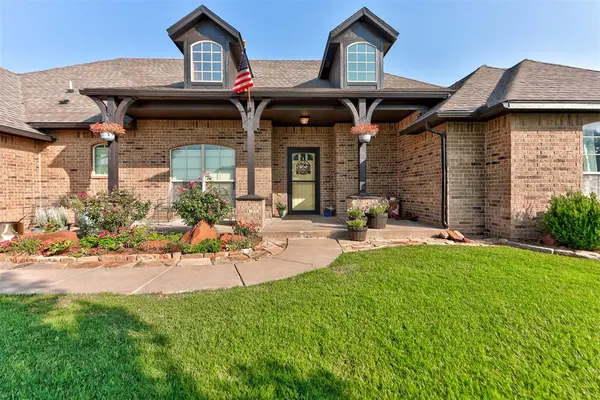 1479 Sunset CIR, Edmond, OK 73025