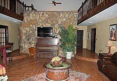 10500 S Garnada LN, Oklahoma City, OK 73165