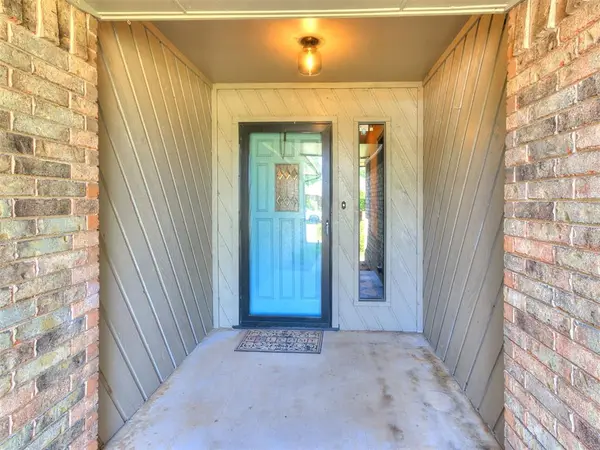 11616 Hackney LN, Yukon, OK 73099