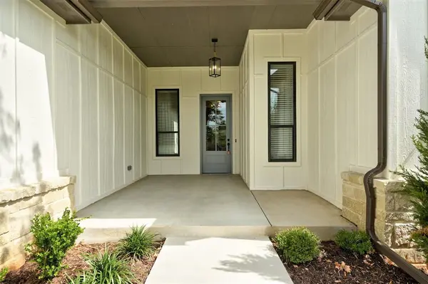 3349 Bourgogne ST, Edmond, OK 73034