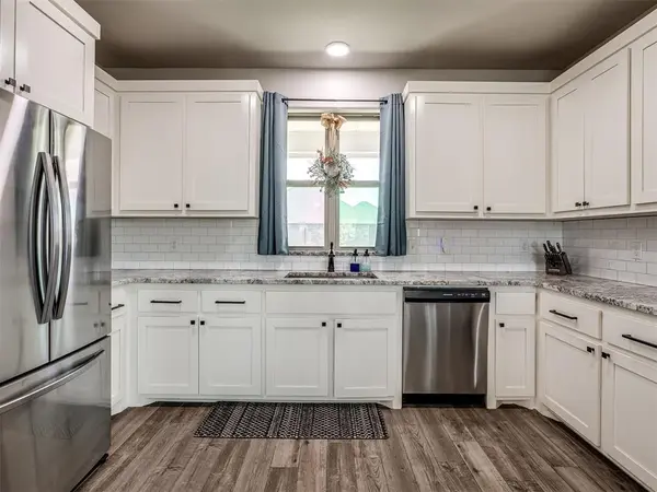 1216 N Taylor WAY, Mustang, OK 73064