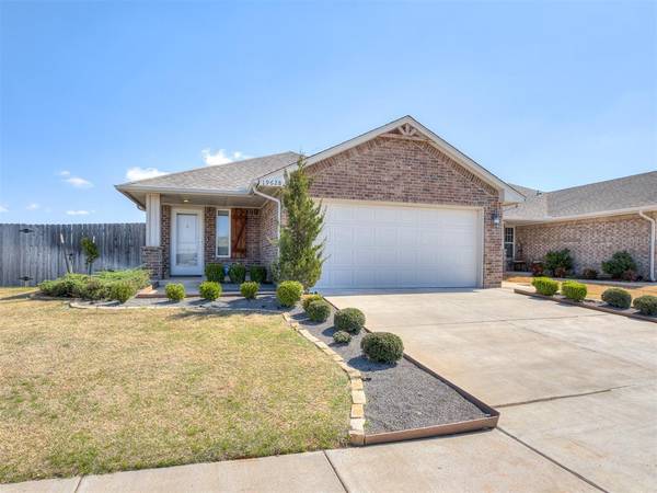19628 Brookville DR, Edmond, OK 73012