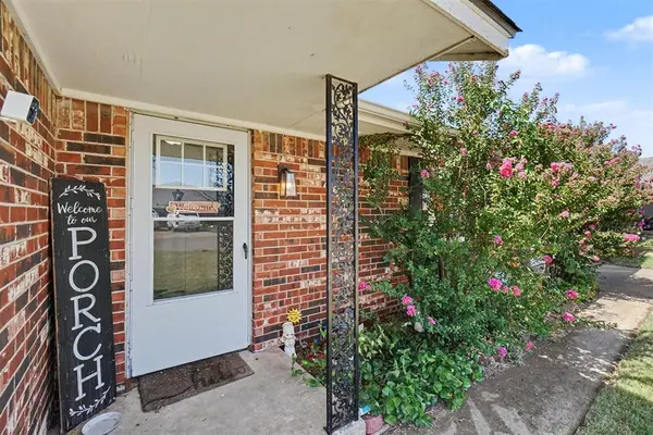 404 Kimberly DR, Elk City, OK 73644