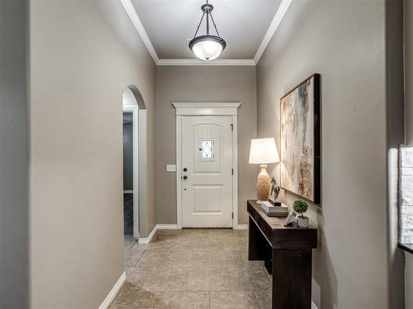 4901 Wister LN, Edmond, OK 73025