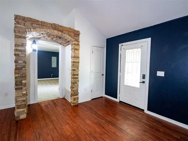 38 S Parkwood DR, Luther, OK 73054