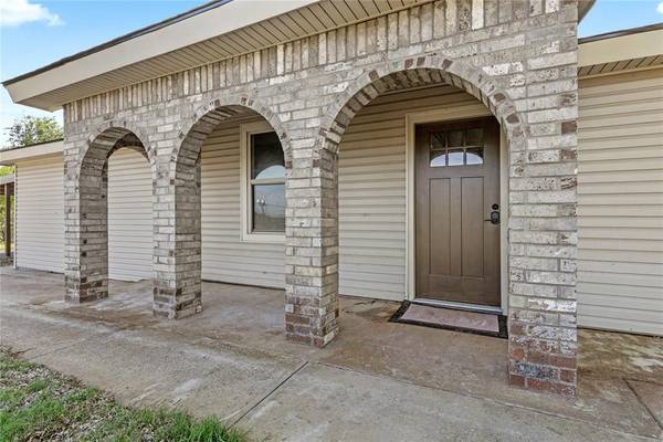 523 S 1st ST, Lookeba, OK 73053