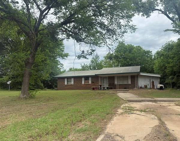 306 W Jerry LN, Maud, OK 74854