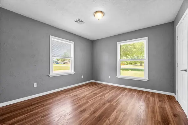 827 S 20th AVE, Chickasha, OK 73018