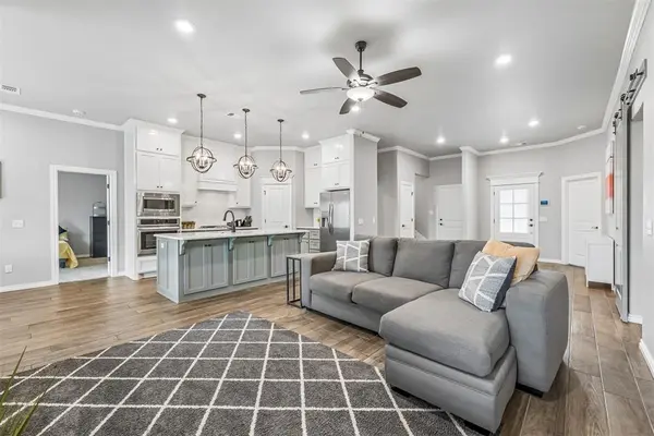 609 Side Track RD, Yukon, OK 73099
