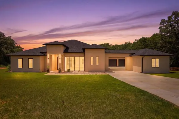 2319 Clubhouse DR, Blanchard, OK 73010