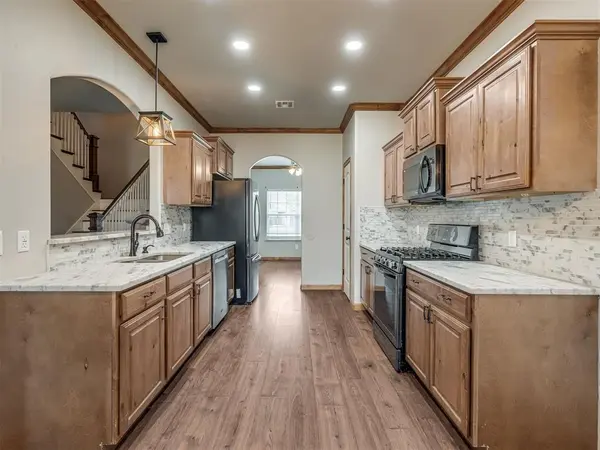 11521 SW 25th ST, Yukon, OK 73099