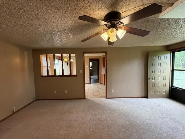 218 Quail Hollow DR, Blanchard, OK 73010