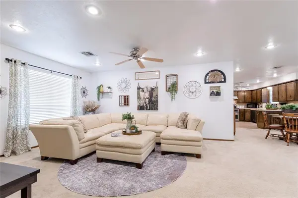 105 Mitchell DR, Elk City, OK 73644