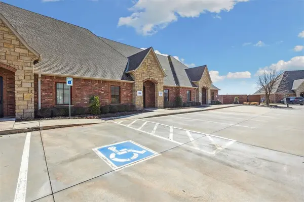 2616 Covell Village DR #120, Edmond, OK 73003