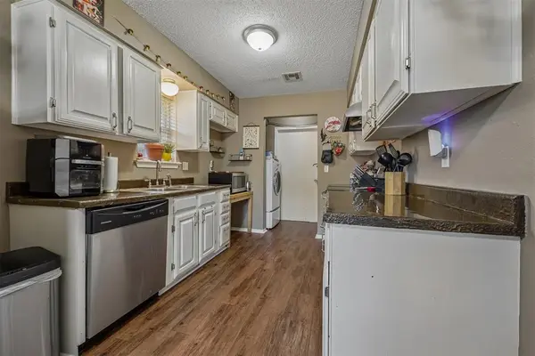 8005 Wilshire Hills DR, Oklahoma City, OK 73132