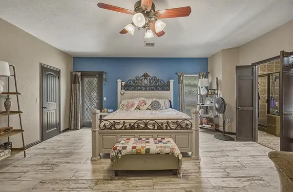 19704 Harness CT, Edmond, OK 73012