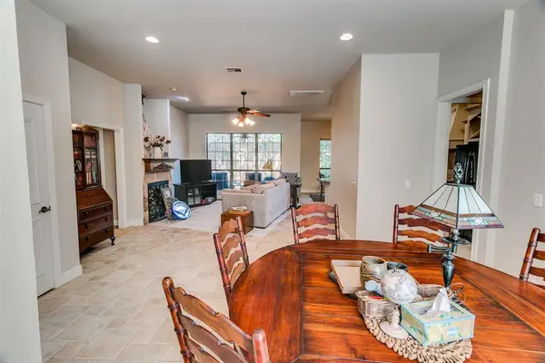 4517 Olde Village CIR, Edmond, OK 73013