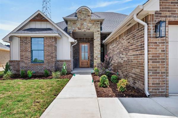 9508 Sultans Water WAY, Yukon, OK 73099