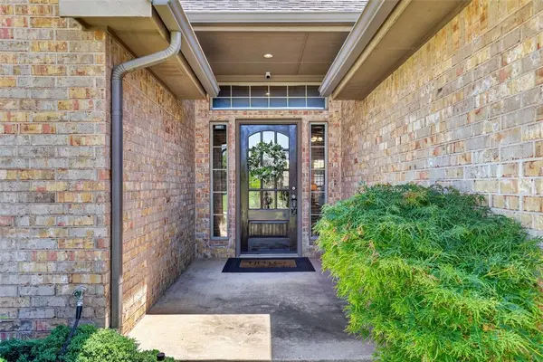 300 Crossland CT, Edmond, OK 73003
