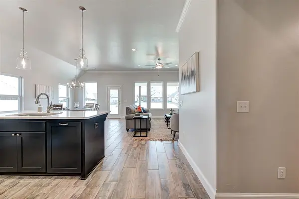 4825 Sand Lily LN, Edmond, OK 73034