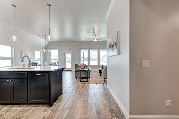 4825 Sand Lily LN, Edmond, OK 73034