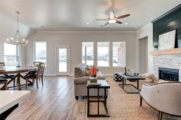 4825 Sand Lily LN, Edmond, OK 73034