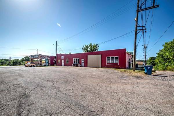 109 W 11th ST, Chandler, OK 74834