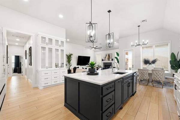 15801 Capri LN, Edmond, OK 73013