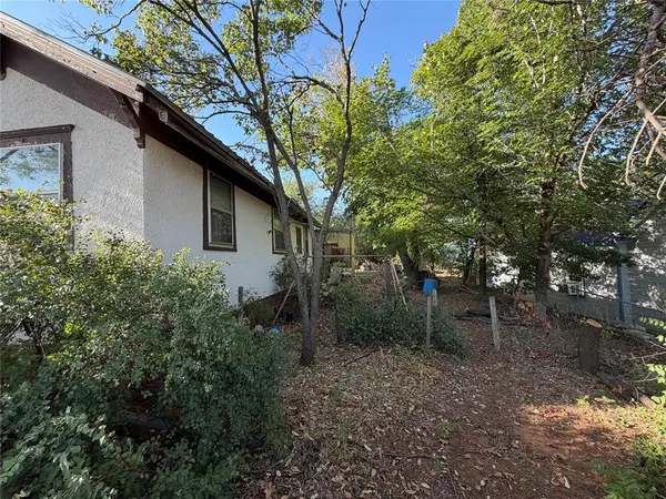 104 W Johnny Bench ST, Binger, OK 73009