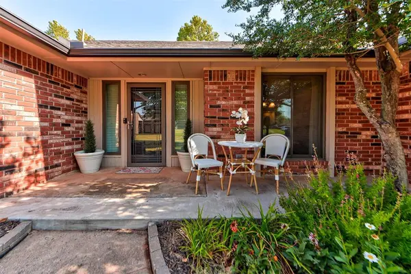 301 Little Chisholm CIR, Edmond, OK 73012