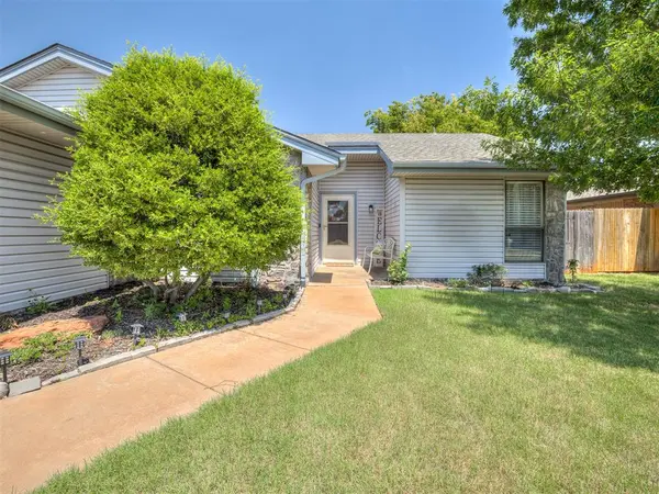 2121 Stepping Stone TRL, Edmond, OK 73013