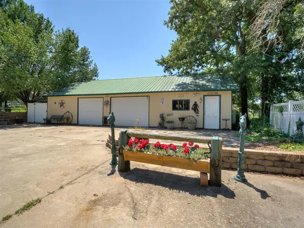 18702 Dawn RD, Newalla, OK 74857