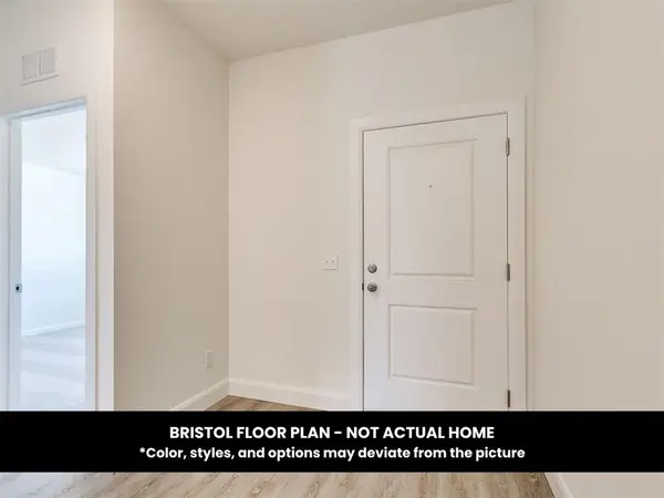 1112 S Bear LN, Mustang, OK 73064