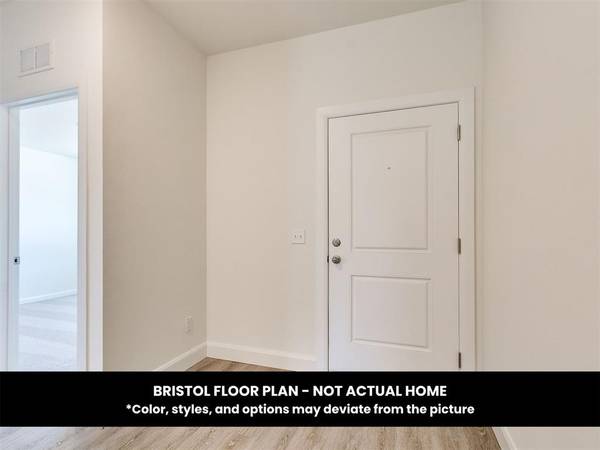 1112 S Bear LN, Mustang, OK 73064