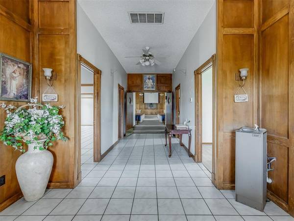 9309 S I 35 Service RD, Oklahoma City, OK 73160