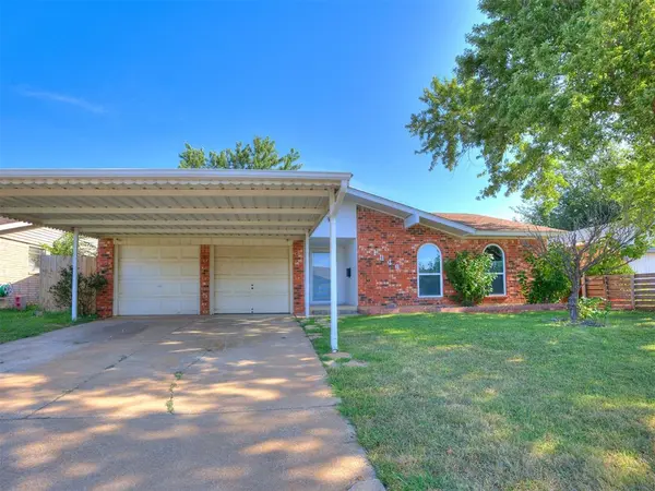 1049 SW 3rd ST, Moore, OK 73160