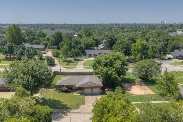 408 Benton RD, Edmond, OK 73034