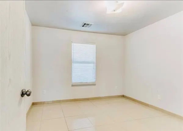 2705 SW Fennel RD, Oklahoma City, OK 73128