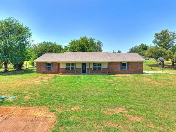 5704 Earl DR, Shawnee, OK 74804