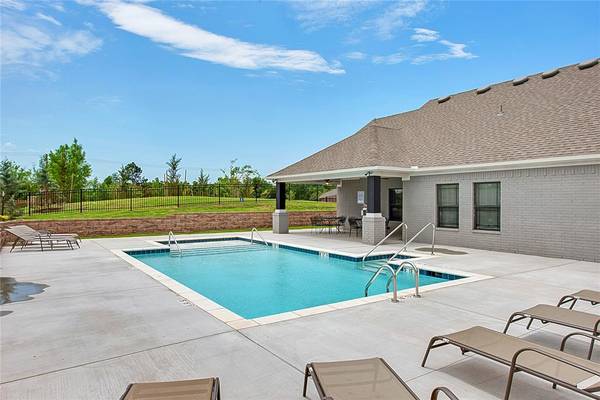 12724 NW 2nd ST, Yukon, OK 73099